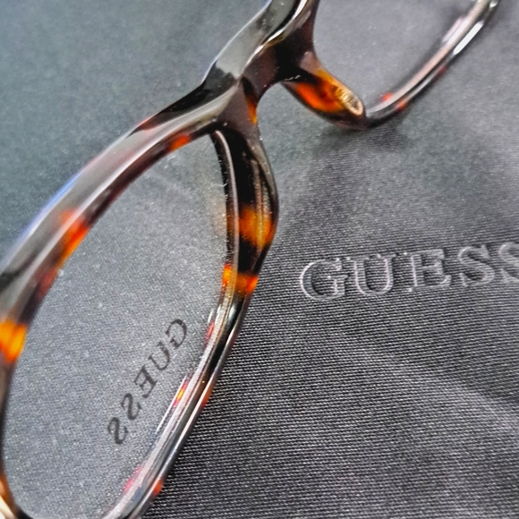 NEW GUESS Eyeglass Bundle brown/green frame case/cloth Rx'able 47-16-135 petite - Picture 5 of 8